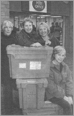 WI members at Melton Post Office (wi-aqua.jpg, 20.7kB)